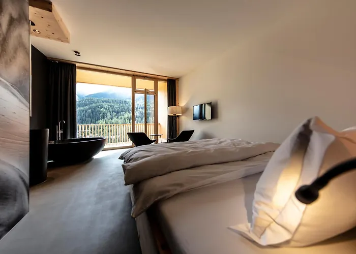 Hotel Arnica Scuol - Adults Only